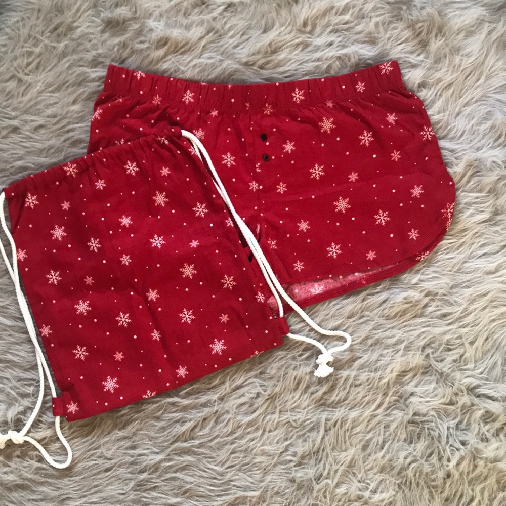 Wondershop Snowflake Lounging Shorts (knapsack included) - L